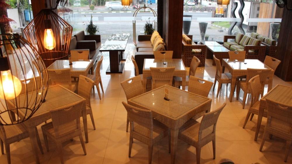 Sun Royal Hotel 꾸따 외부 사진